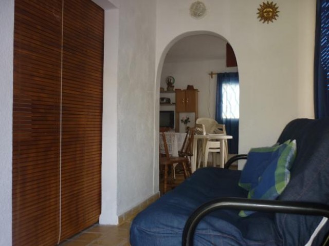 C2557f02